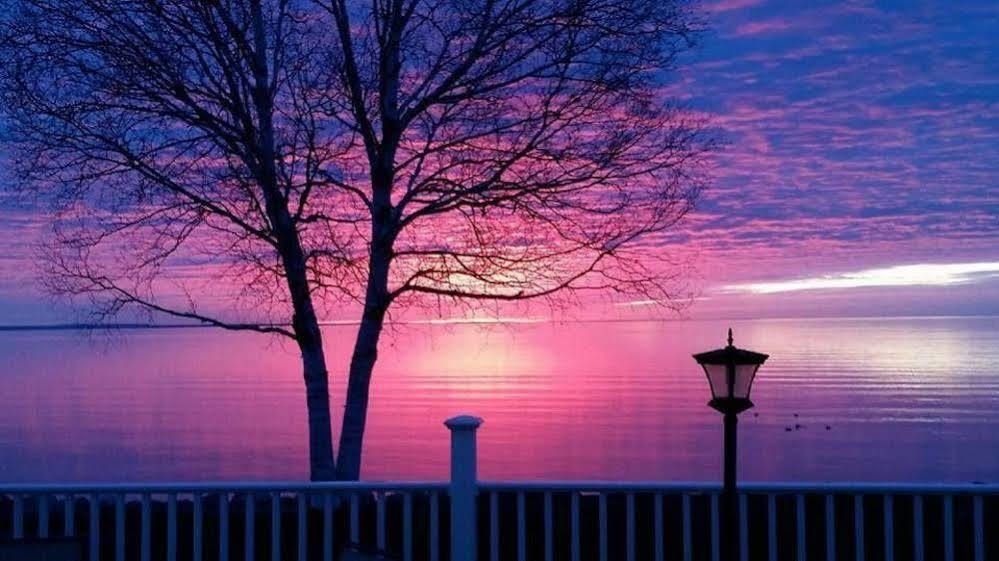 Baymont By Wyndham St. Ignace Lakefront Екстер'єр фото